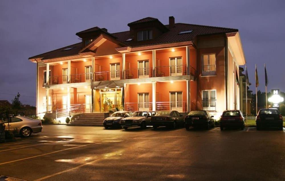 Villa De Llanes Exterior photo